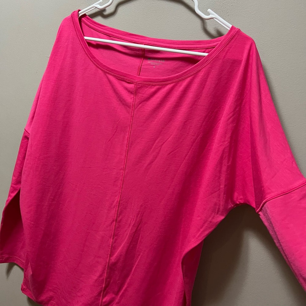 Athleta Essence Flow long sleeve top size Small - Picture 2 of 6